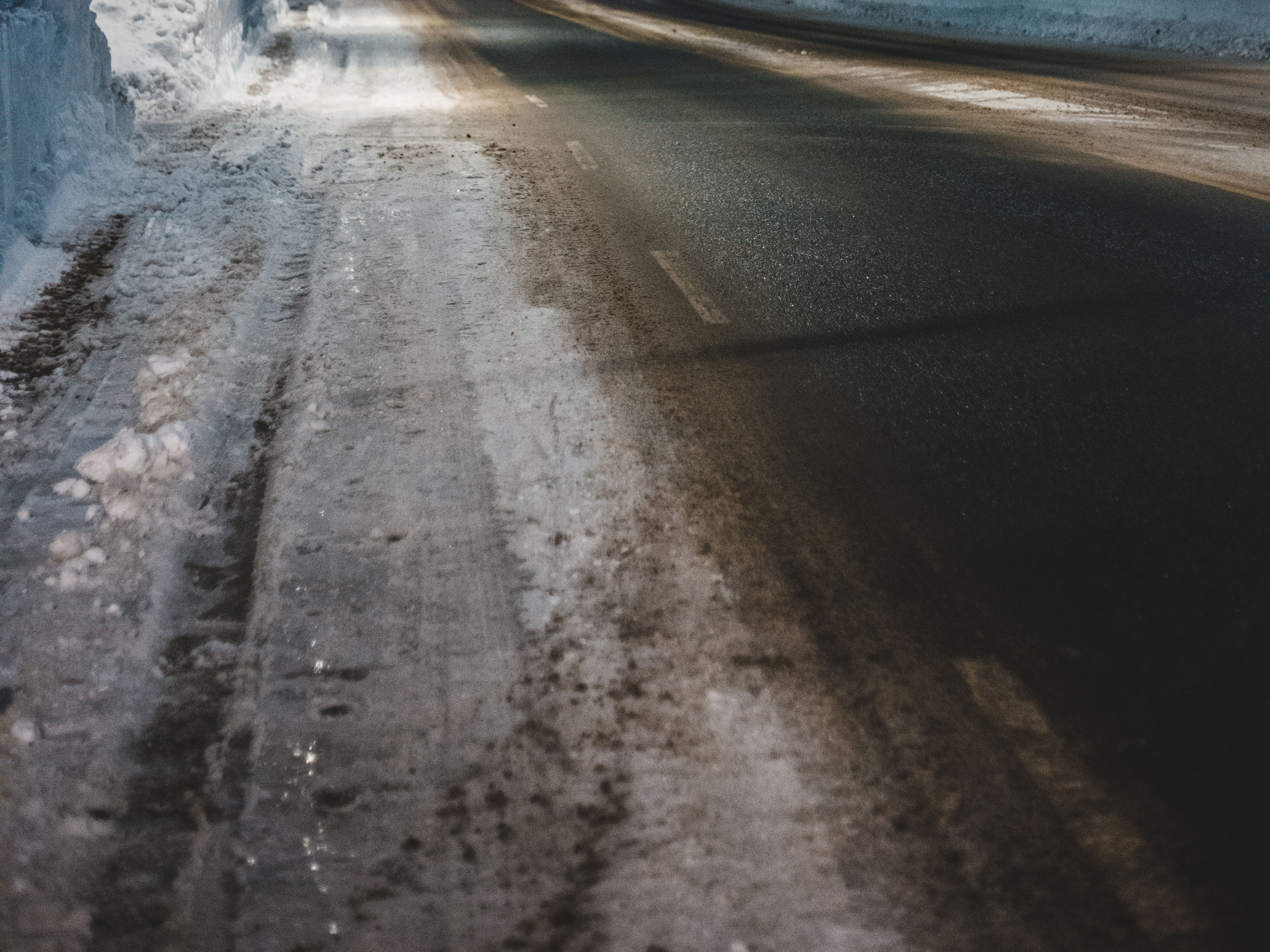 Pourquoi utilise-t-on du sel pour déneiger les routes ? - Couleur